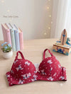 Featuring everyone's favorite mischievous alien, Stitch, complemented by sweet pastel pink hearts.
Treat yourself to a blend of ultimate comfort and cute style