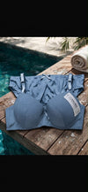 Upgrade your lingerie collection with this super comfortable and stylish textured set. Crafted with a delicate chevron design and seamless molded cups, it offers gentle support and a smooth fit under any
