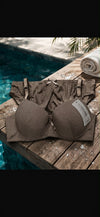 Upgrade your lingerie collection with this super comfortable and stylish textured set. Crafted with a delicate chevron design and seamless molded cups, it offers gentle support and a smooth fit under any